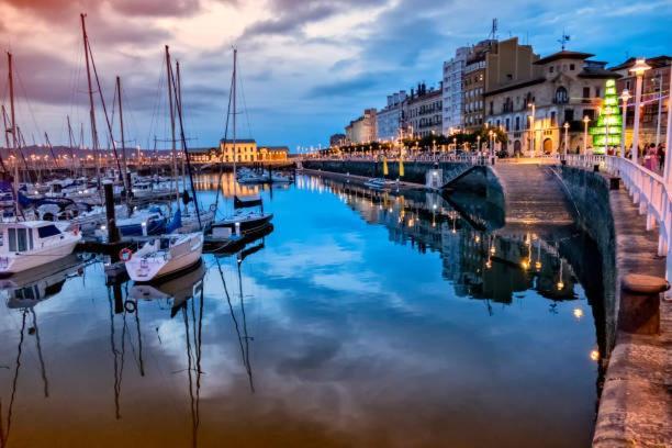 شقة Centro Gijon Cabrales 31 المظهر الخارجي الصورة